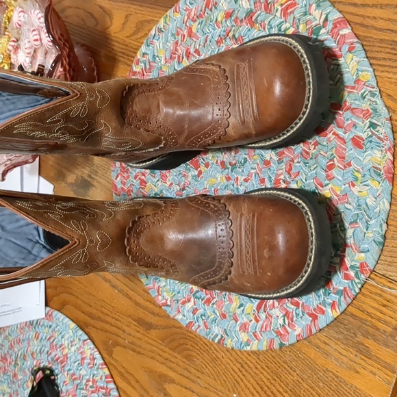 Boots - Picture 3 of 3